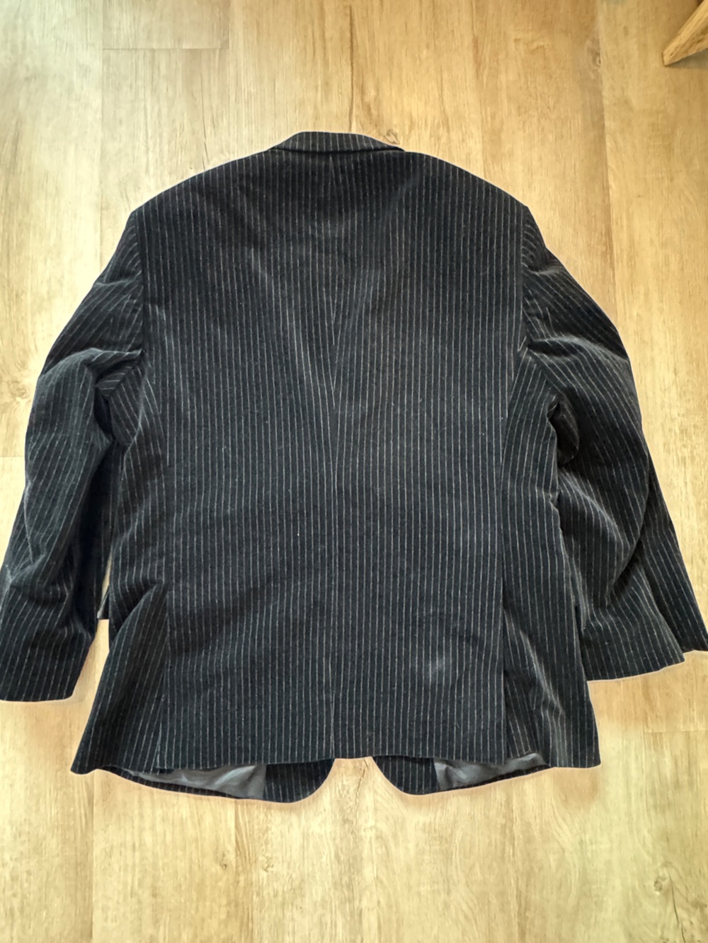 Jos. A. Bank Velvet Blazer 46R Slim Fit Sport Coat Black Pinstriped Mens - Picture 8 of 9